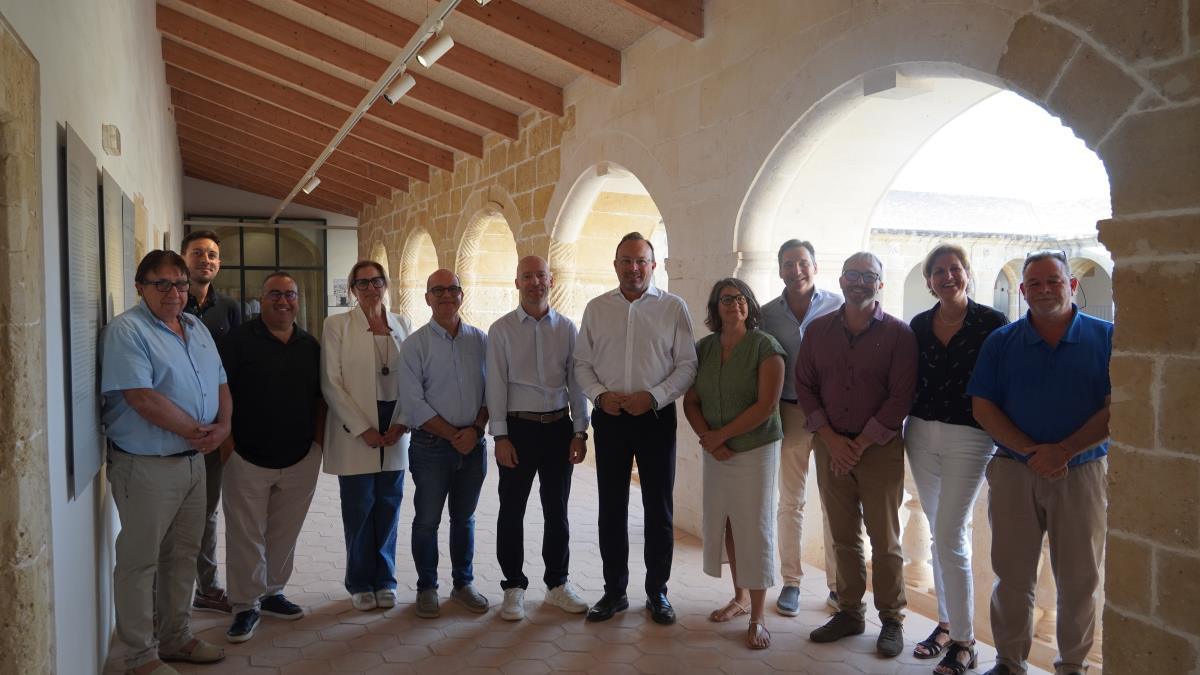 El Consell Insular sugiere a la Junta de Batles la instalación de un hidrante en la desaladora de Ciutadella