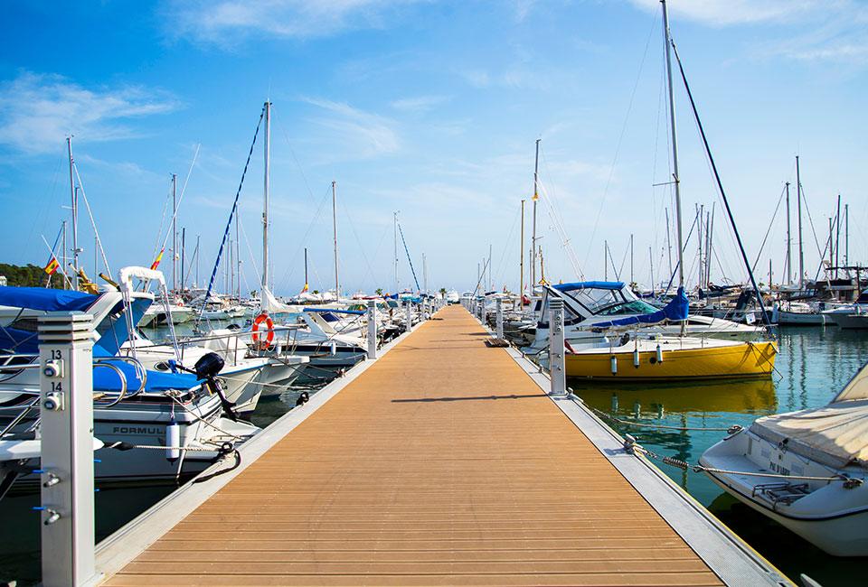 PortsIB da luz verde a la instalación de cinco nuevos testeros en el puerto deportivo de Santa Eulària des Riu