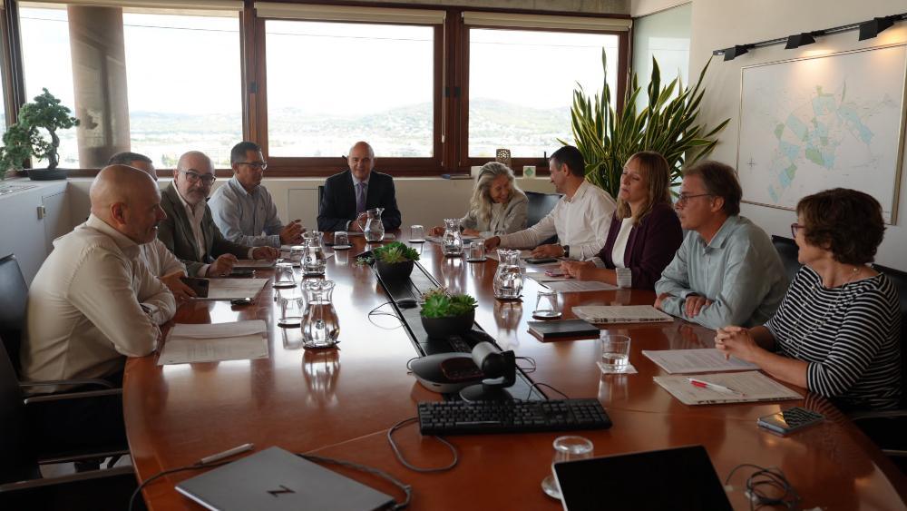 El Consell d’Alcaldes exige por unanimidad que los viviendas de Ca n’Escandell prioricen los...