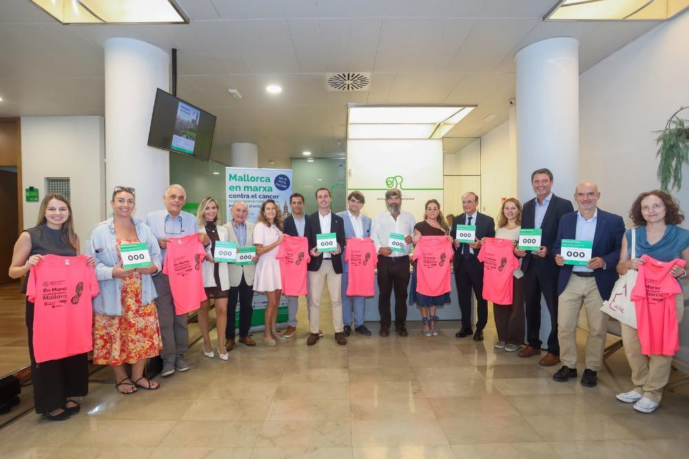 El Consell relanza su lucha contra el cáncer en la undécima edición de la exitosa carrera solidaria