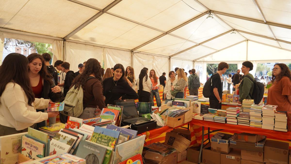La XXI Fira del Llibre en Català de Menorca llega a Maó con un variado programa de actividades para todos los públicos