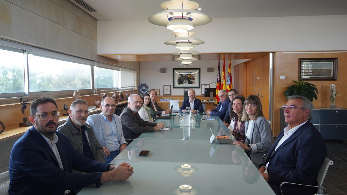 El Consell Insular de Menorca se reúne con la Federación Empresarial Balear de Transportes