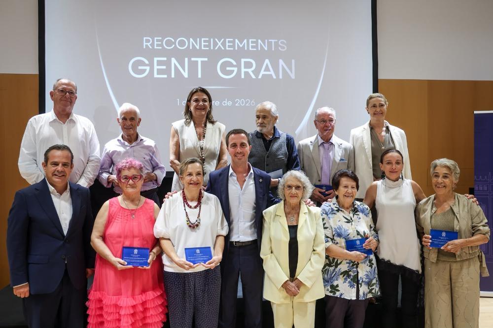El Consell de Mallorca rinde homenaje a diez personas por su dedicación a lo largo de toda una vida